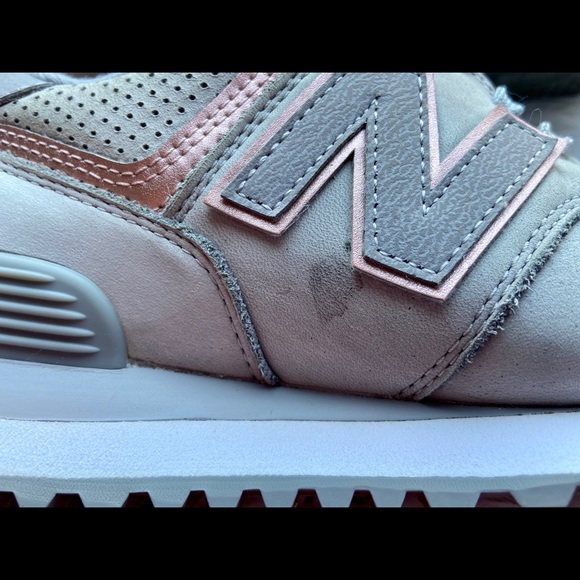 *SOLD* New Balance - Picture 6 of 8